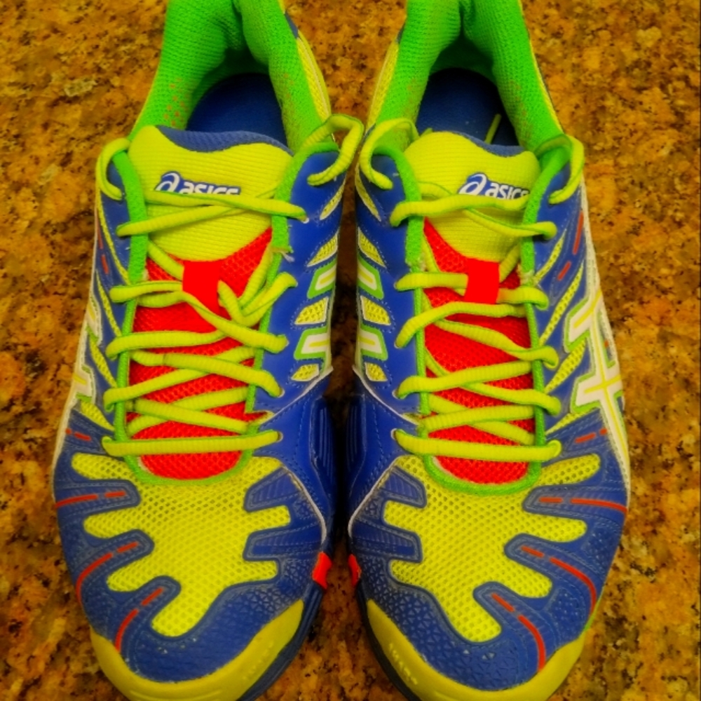 Women Asics Tennis shoes